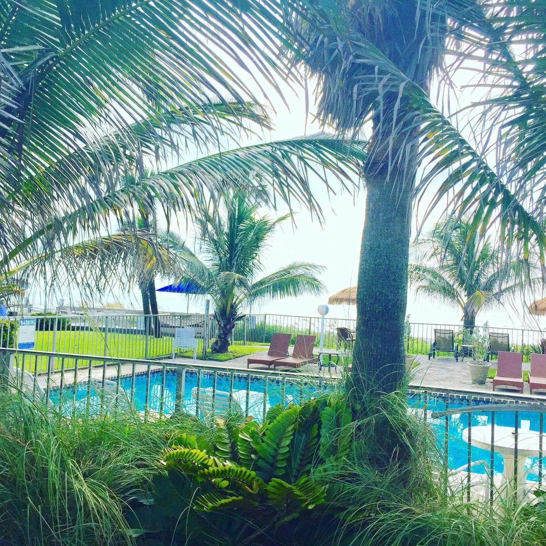 Surf Apartahotel Cocoa Beach